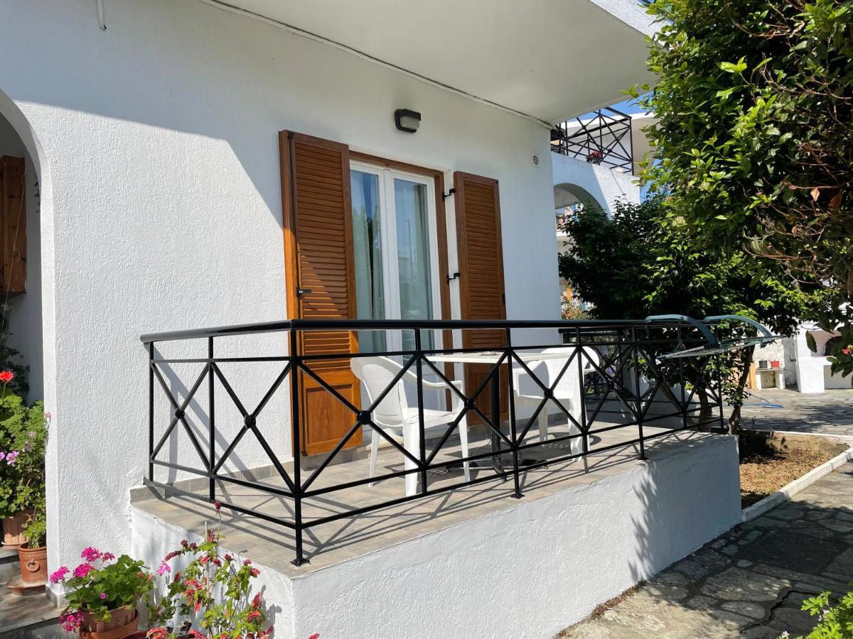 Karagiozos Studios & Apartments Szkópelosz Kültér fotó