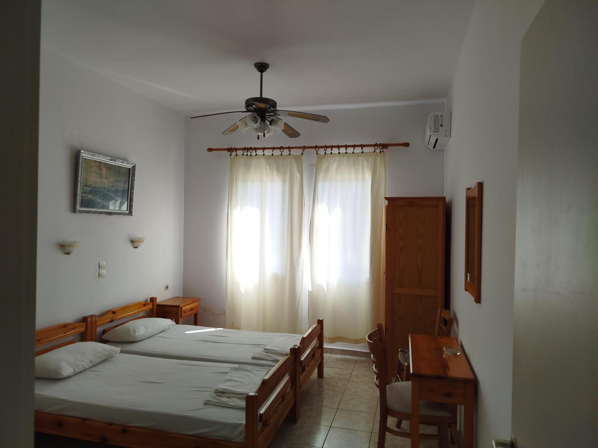 Karagiozos Studios & Apartments Szkópelosz Kültér fotó